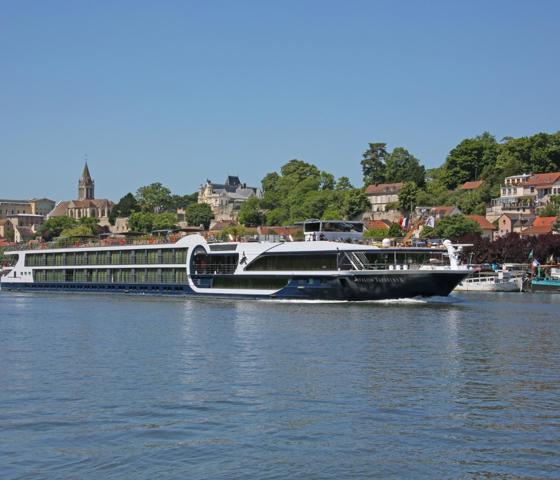 Avalon Seine cruising