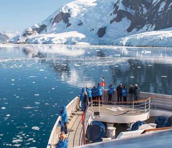 Antarctica Bow 2,48091 Webdownload 1280©Hapag Lloyd Cruise