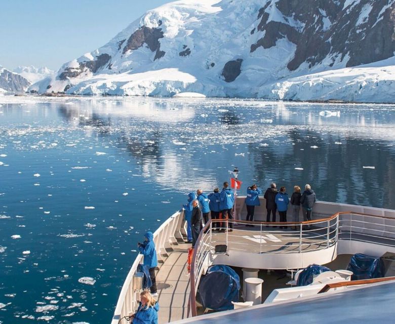 Antarctica Bow 2,48091 Webdownload 1280©Hapag Lloyd Cruise