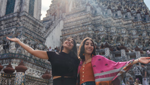 Bangkok Temple Of Dawn Lifestyle