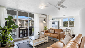 Mandolin Resort - lounge image 2