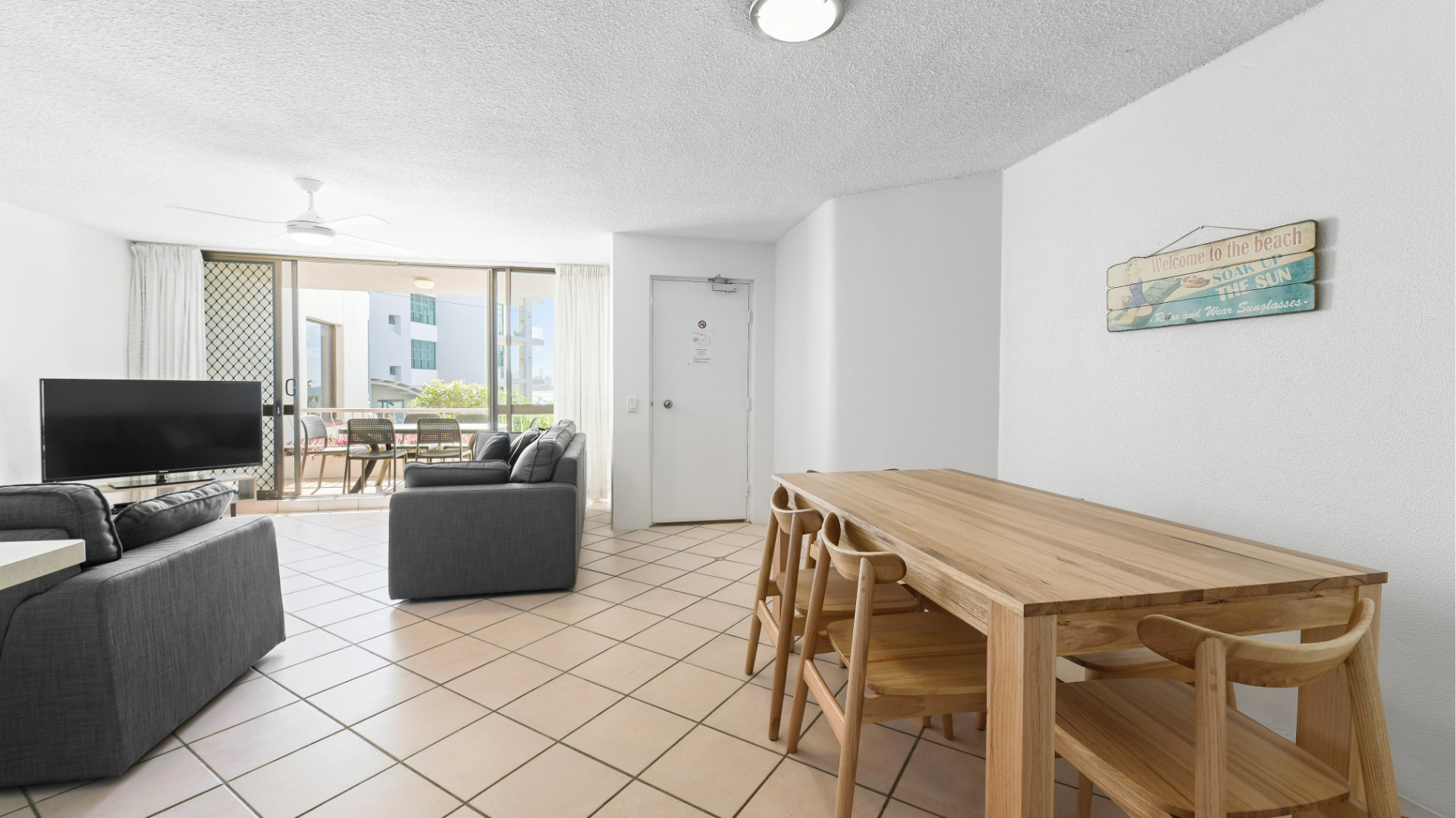 AA OV U8 3 Bed Dining