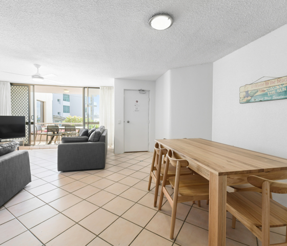 AA OV U8 3 Bed Dining
