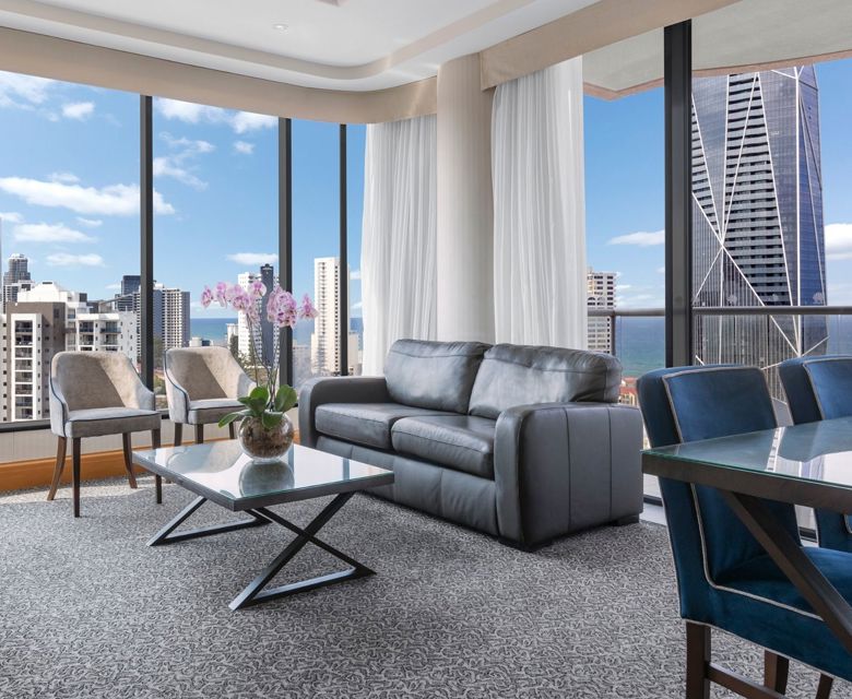 Oaks Gold Coast Hotel Lounge 