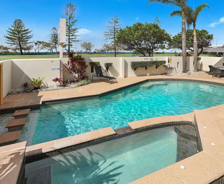 Meridian Alex Beach - Pool