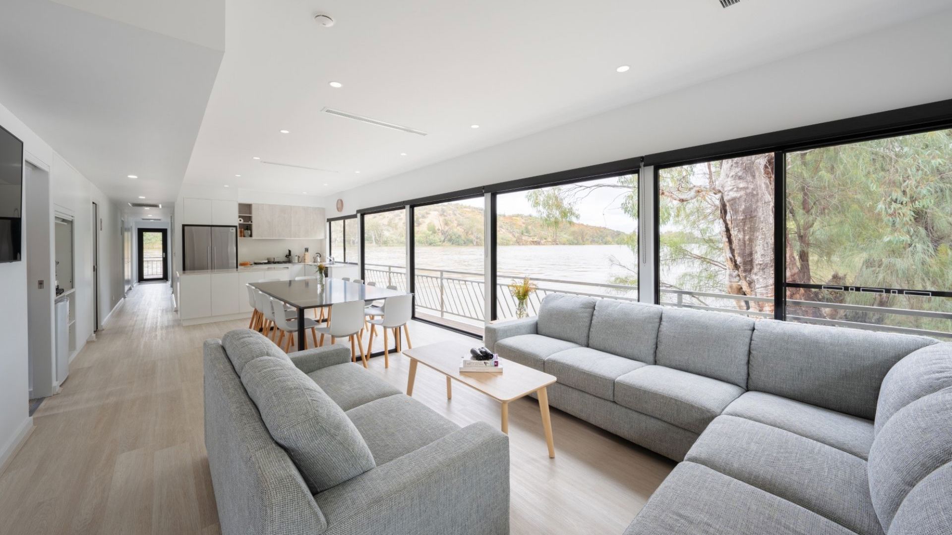 Lounge And Dining CR Murray River Trails