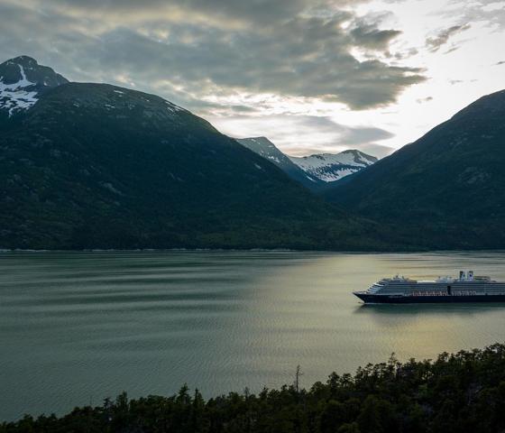 Noordam in Skagway © Holland America