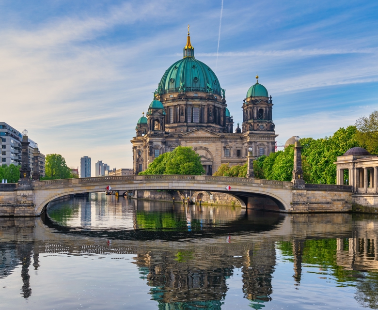 Fly to Vancouver, Berlin, Tokyo with Lufthansa Group