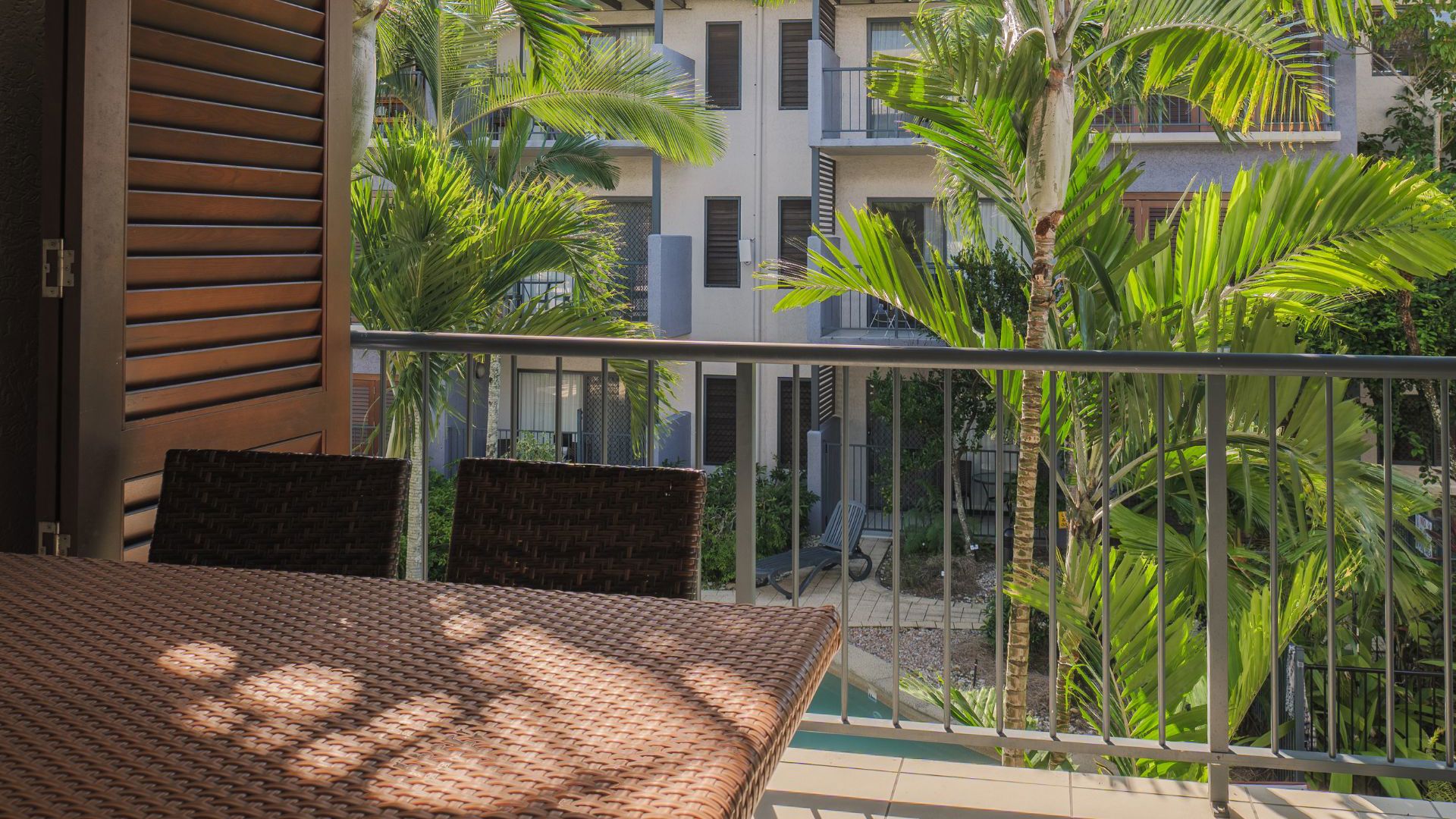 Southern Cross Atrium Apartments - balcony