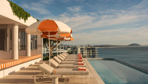 Avani Mooloolaba Beach Hotel - pool 2