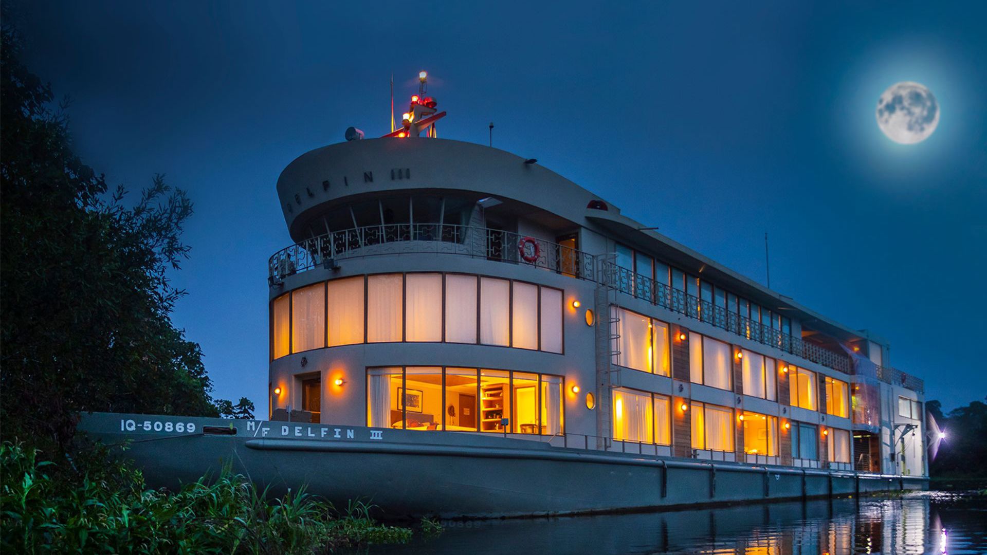 Viva Expeditions - Delfin III - Cruise Peru