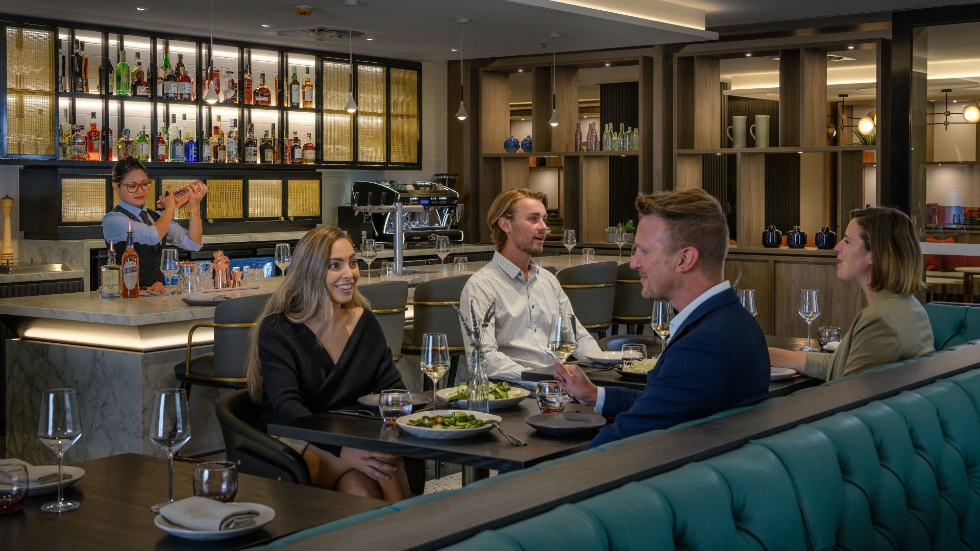 Movenpick Hotel Hobart Bar 