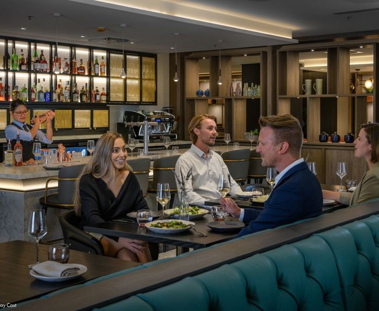 Movenpick Hotel Hobart Bar 