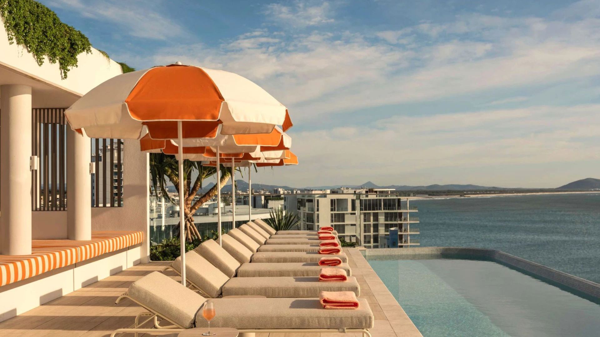 Avani Mooloolaba Beach Hotel - Rooftop Pool