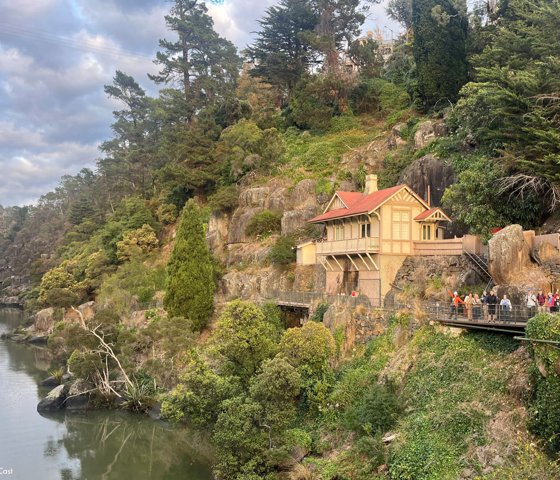 10 Cataract Gorge CR Under Down Under Tours