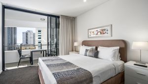 Crowne Plaza Surfers Paradise Standard King Room 