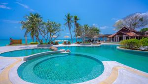 Chaweng Regent Beach Resort - Pool View