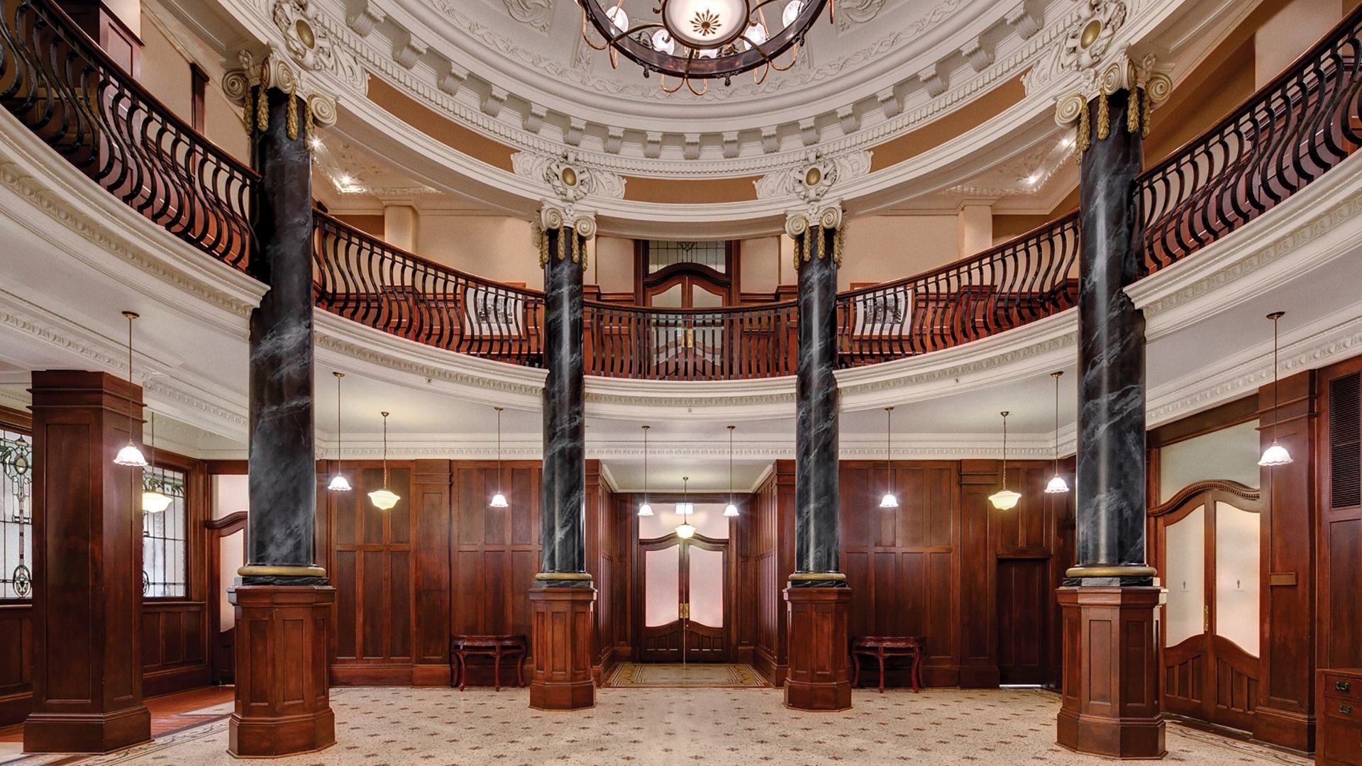 Rendezvous Melbourne - The Grand Vestible