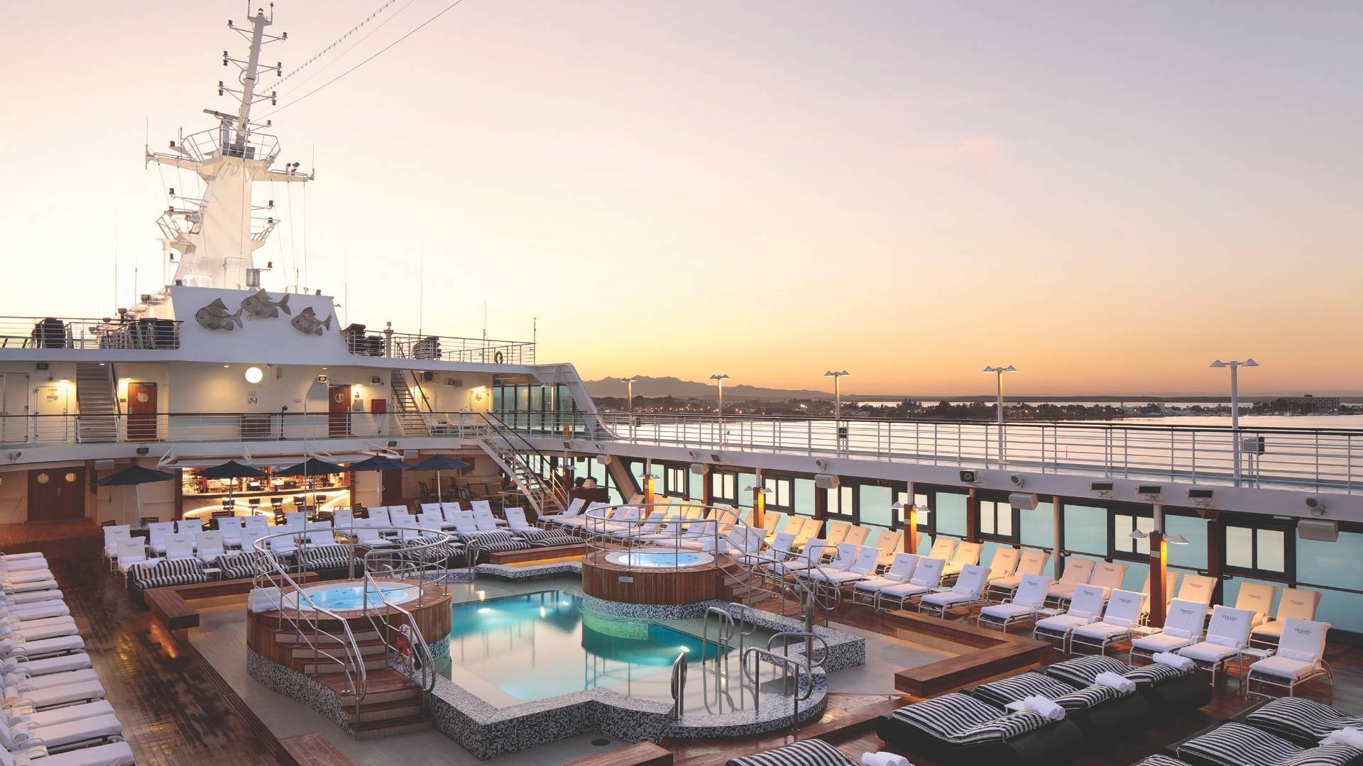 Oceania OC R Pool Deck 2025