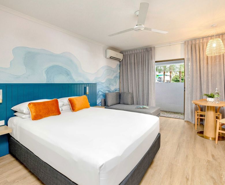 Mercure Hotel Cairns Standard Queen Room