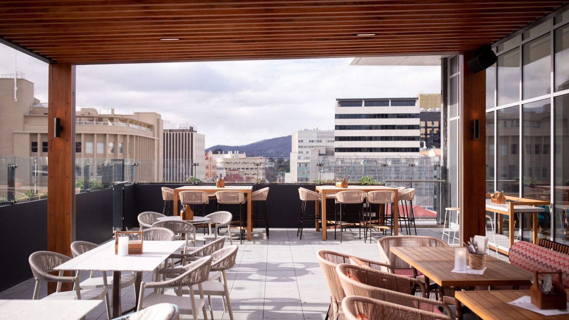 Crowne Plaza Hobart - The Deck